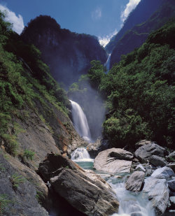 Shiyu Waterfall, Jiuqudong