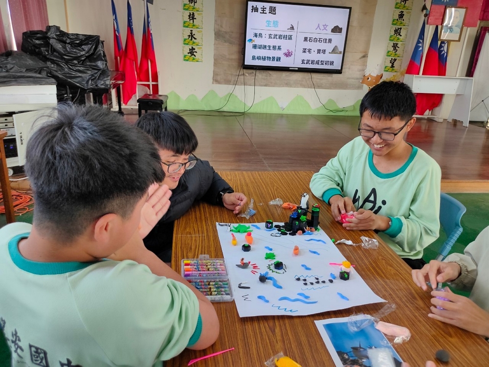 望安國中同學對於家鄉有濃厚情感,將自身生活體驗呈現在作品中