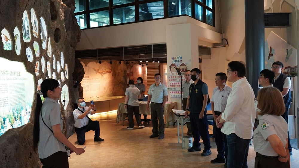 林右昌部長前往參觀壽山國家自然公園遊客中心/自管處提供
