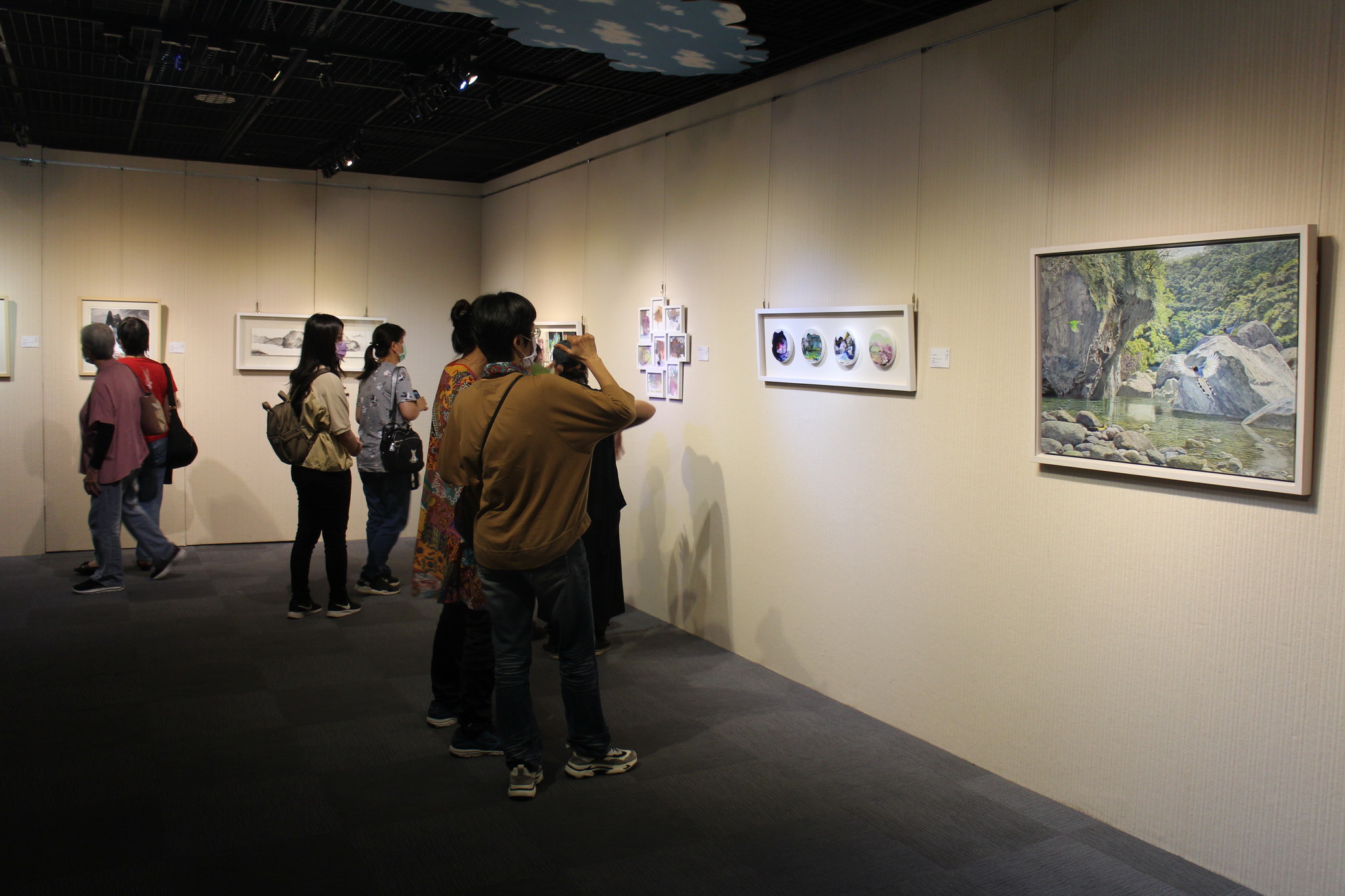 明山淨水-新象畫會聯展 藝術家看展