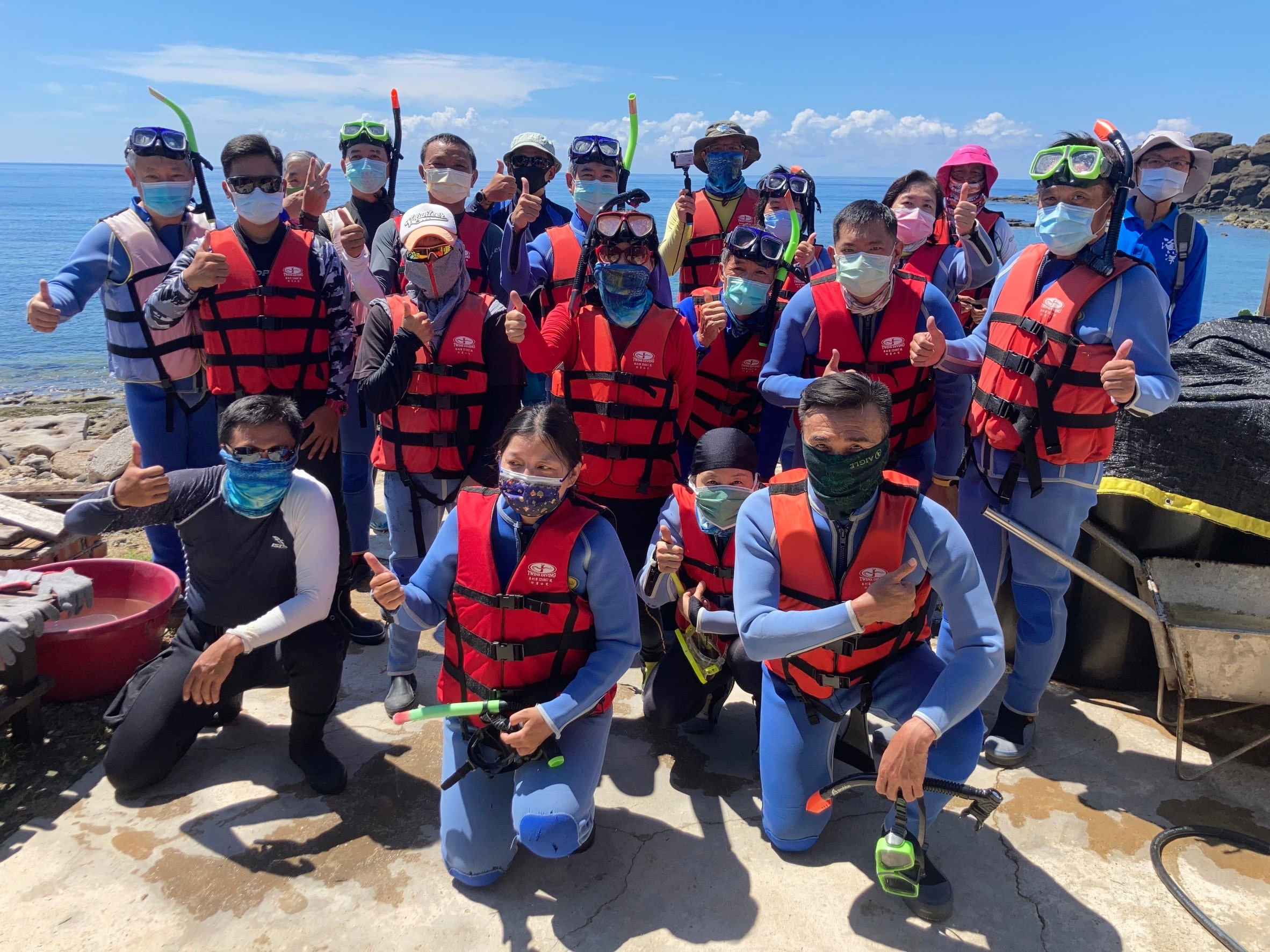 110年8月海域進階學員在東嶼坪浮潛觀察海域生態