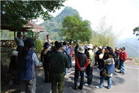 An outdoor bird watching class at Fayun Temple, Dahu Township, Miaoli County(苗栗大湖法雲寺)