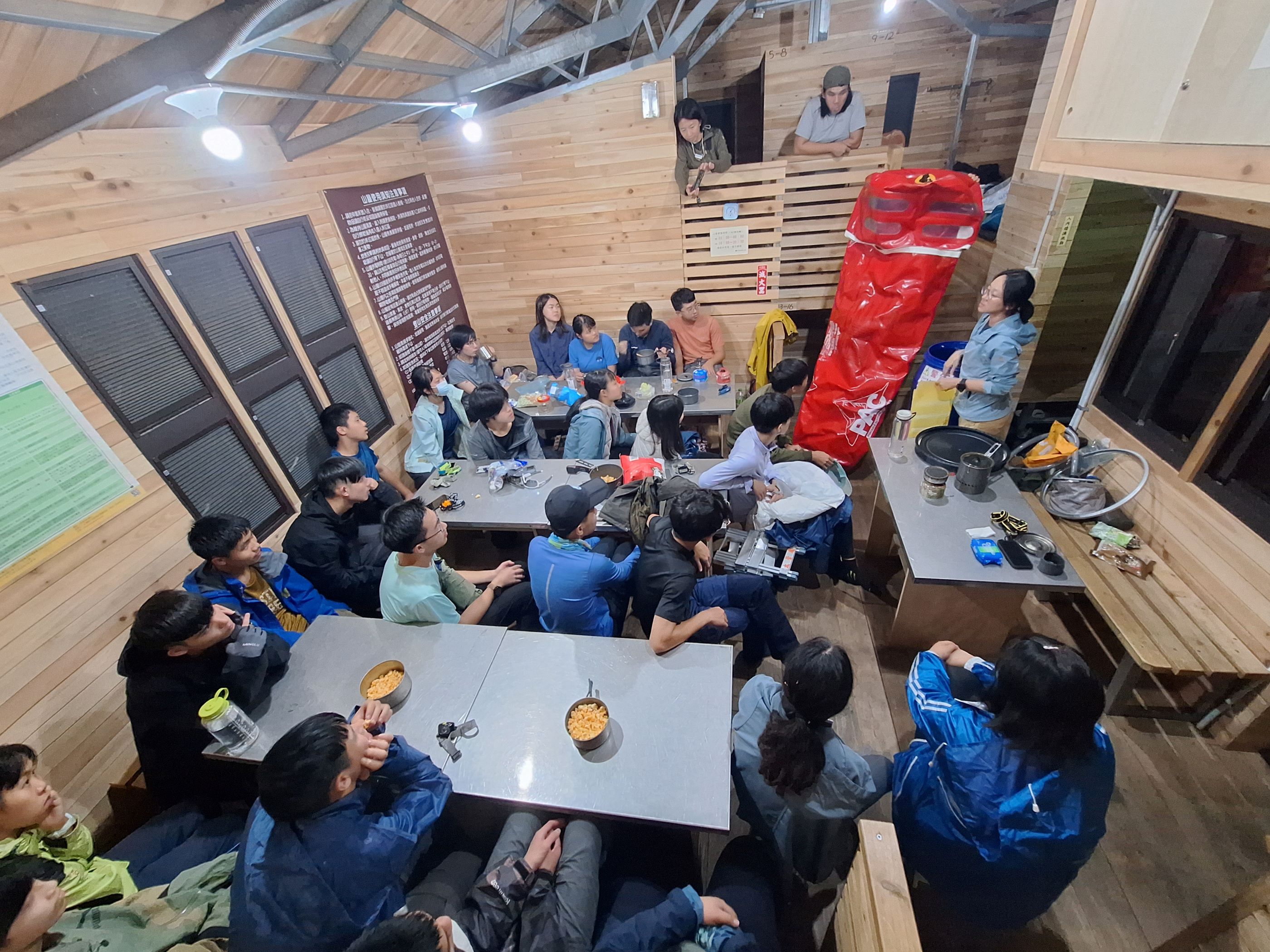 2023Youth Camp 加壓艙使用教學/太管處提供