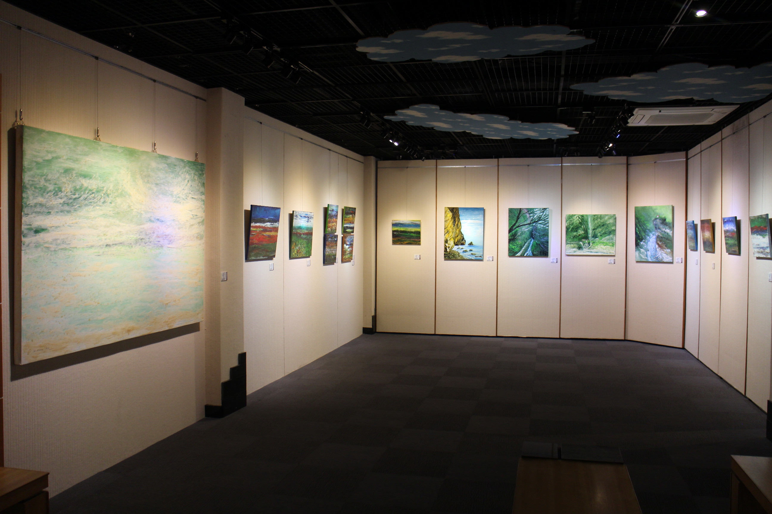 氤氳蒸騰—情訂太魯閣林吉峰畫展-展場照片,共三張圖片