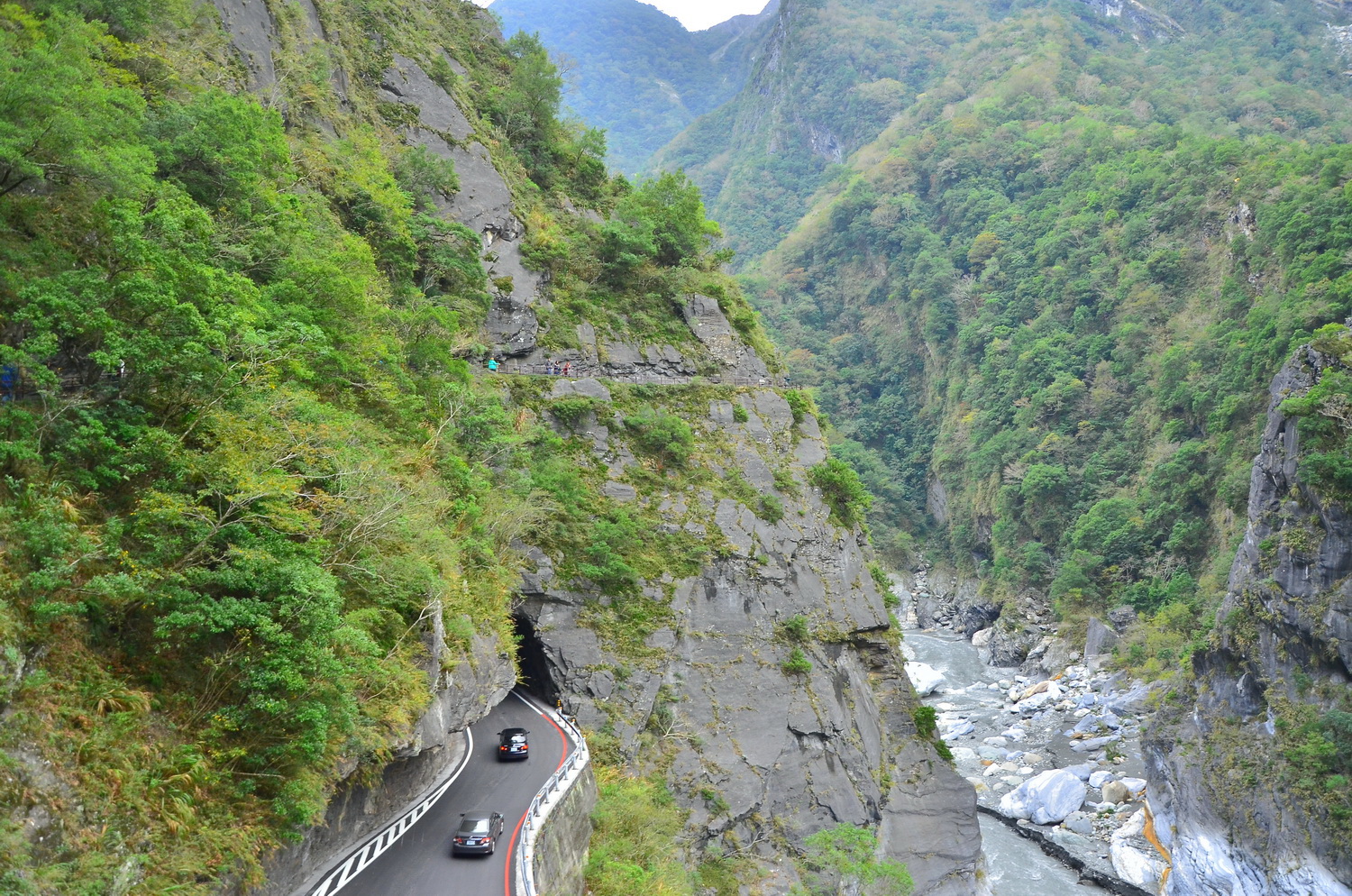 綠水步道與中橫公路(太管處資料照片)