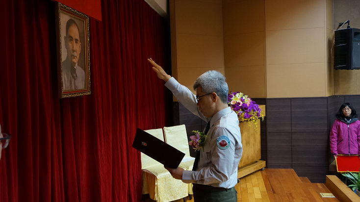 相揪來新舊任處長交接