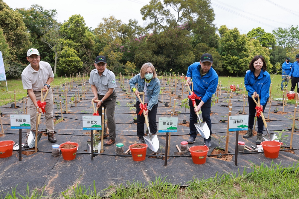 國家公園署與萬海航運攜手復育天然植群-植樹起始儀式