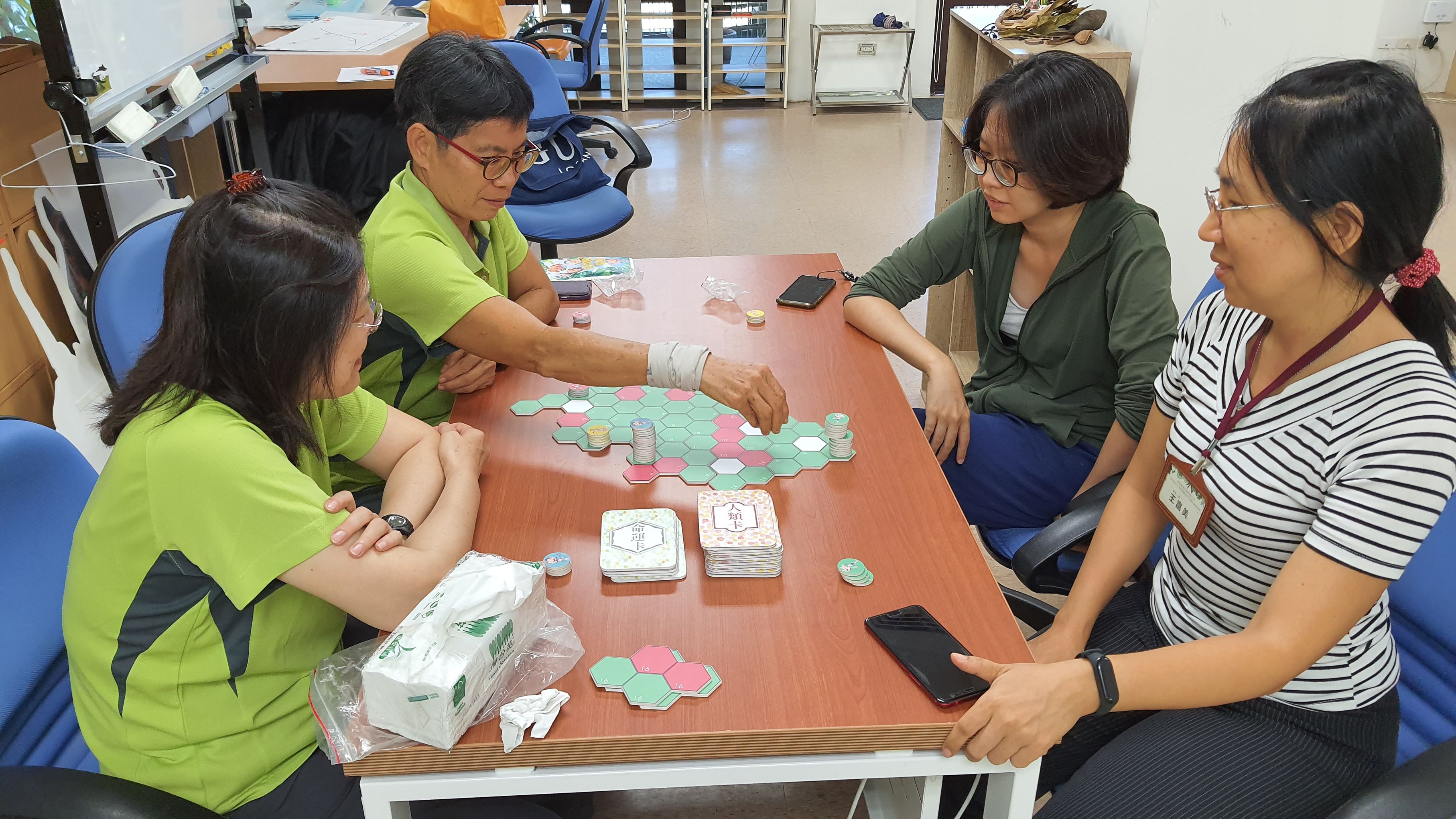 The National Nature Park Headquarters Organizes the “Deep Exploration of the Shoushan National Nature Park - Enjoy Nature This Way!” Teacher education