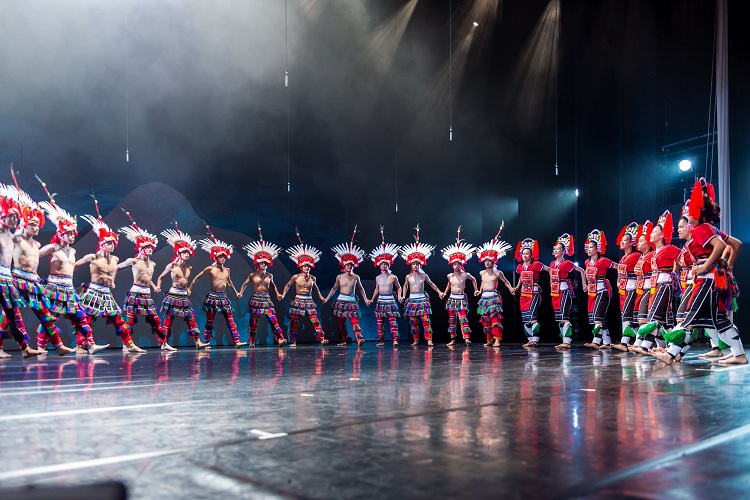 Formosa Aboriginal Singing and Dance Troupe.
