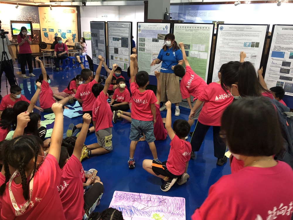 校園學童參加環教微型活動/海管處提供