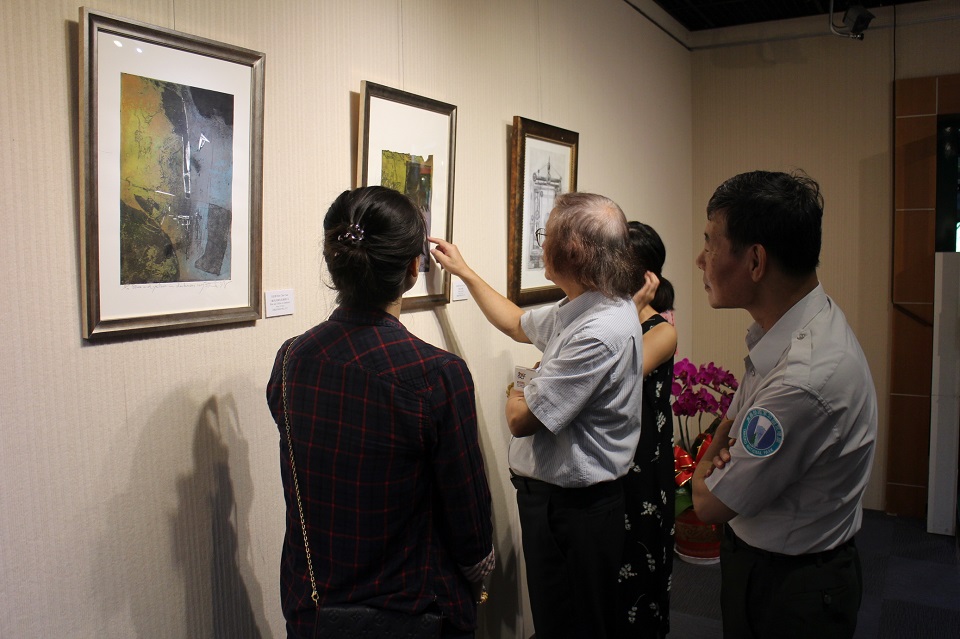 「山海戀」展覽開幕式,友點子版畫工作室指導顧問賴振輝賞析分享