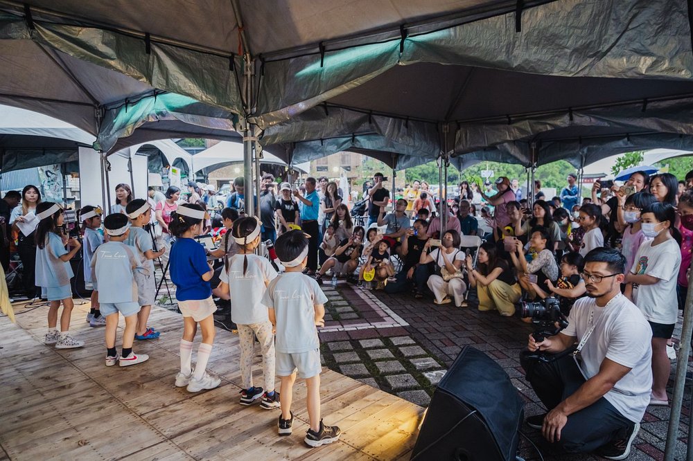 真愛幼兒園以馬頭山議題創作歌舞劇表演
