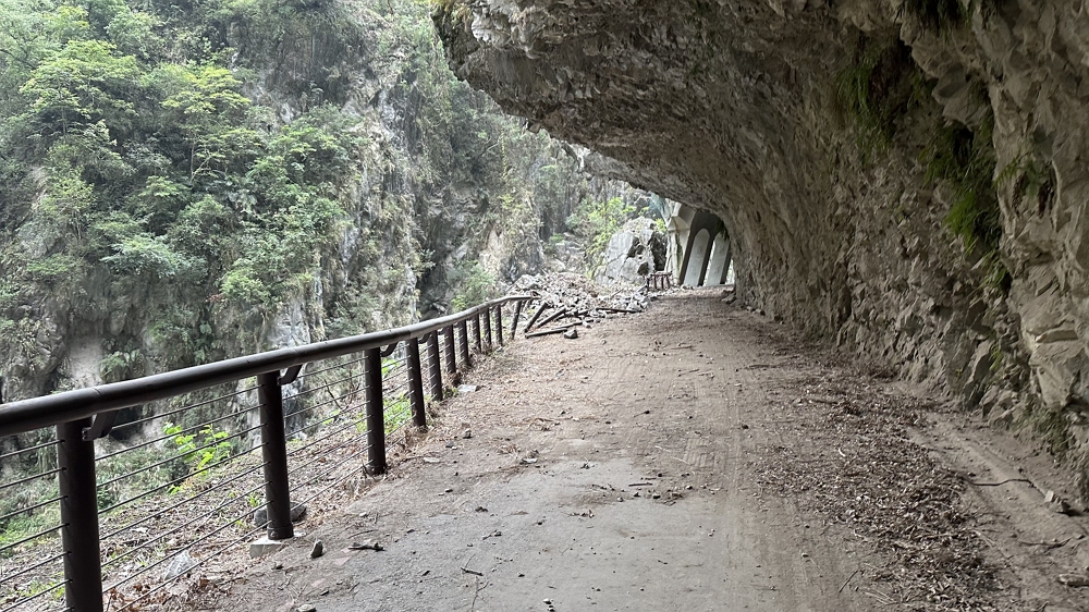 Tunnel of Nine Turns Trail (Jiuqudong trail) partial reopening can be expected by the end of this year