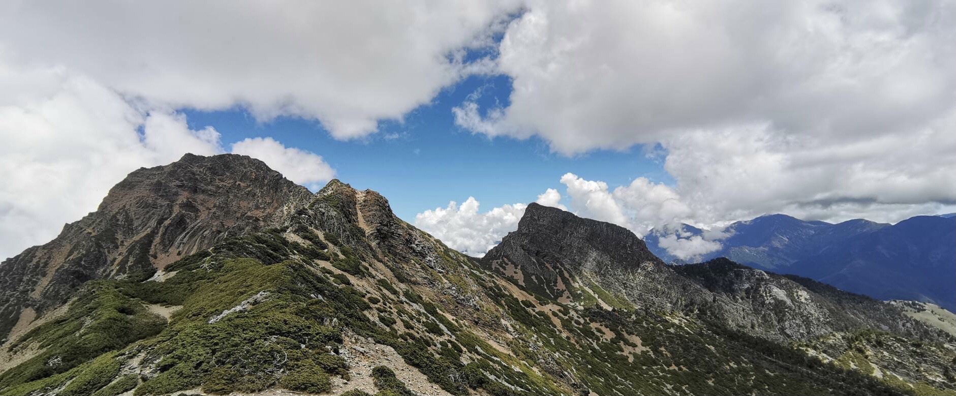 縱橫山林，風險隨時有，務請加倍小心因應/玉管處提供