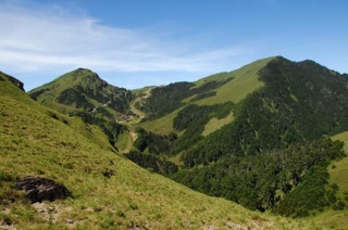 合歡東峰（左）及合歡主峰（右） 