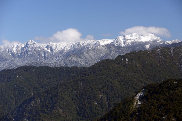 雪霸聖稜線雪景雪白壯麗，但需做足準備方能一親芳澤(雪霸處陳家鴻提供)。