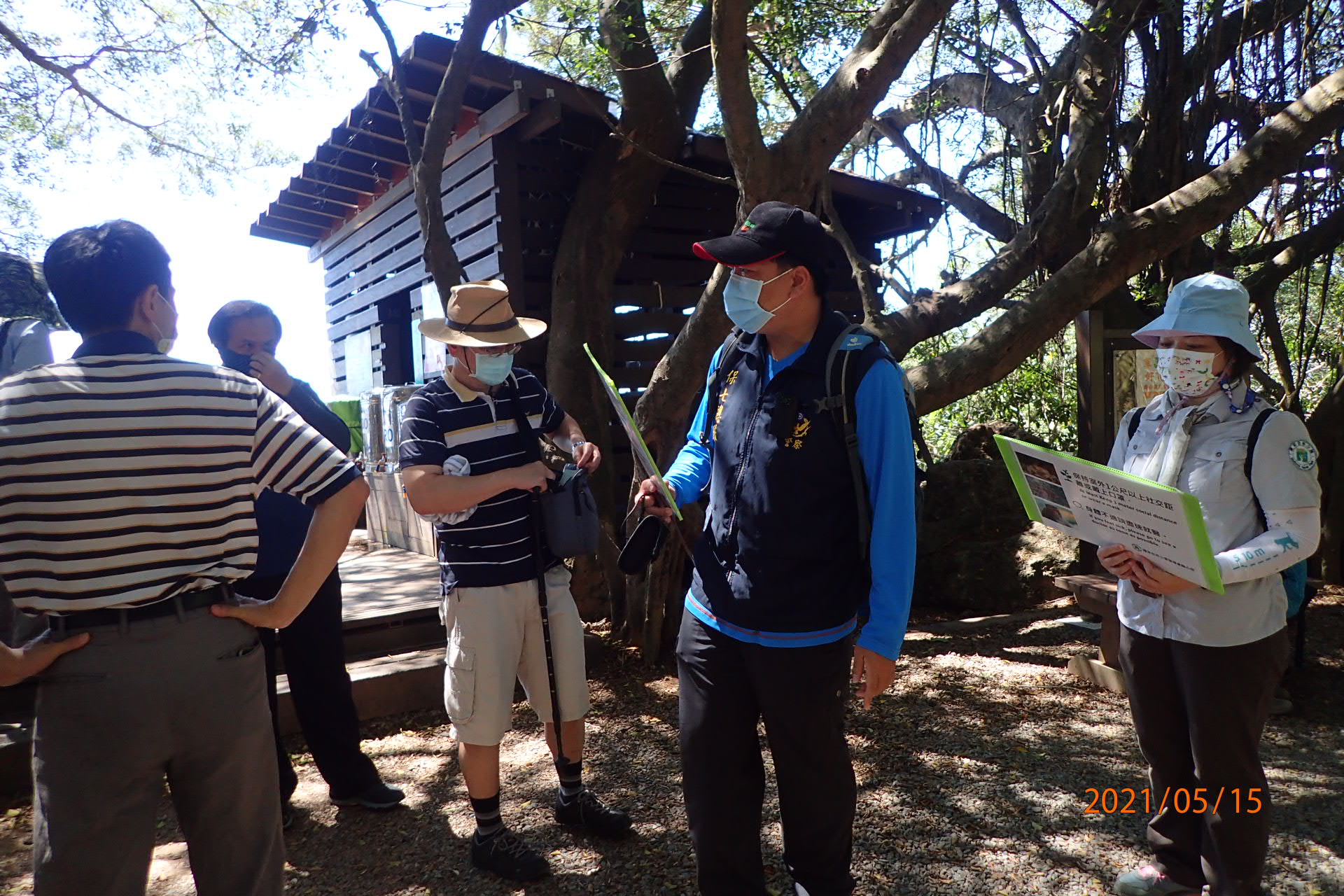 國家自然公園管理處加強防疫宣導，戶外活動若未能保持社交距離應戴上口罩