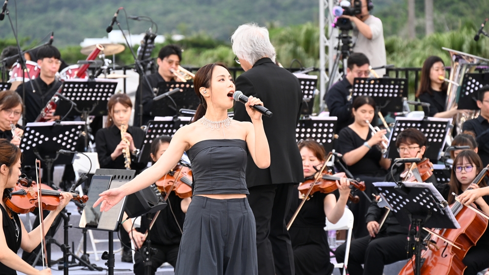 歌手薛詒丹幼年曾短居恆春外婆家,寫下〈南門路上〉獻給外婆與小鎮,這支單曲也入圍