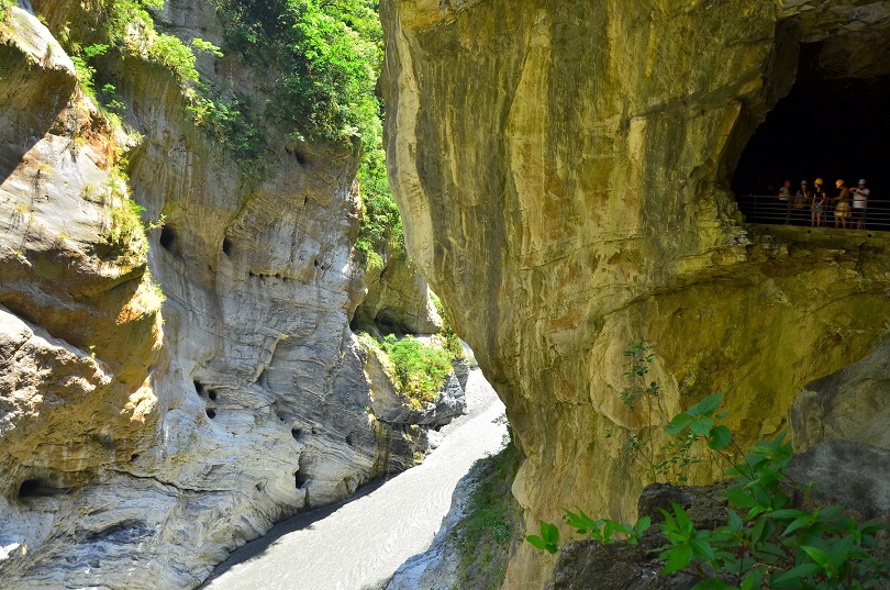 Taroko Gorge- Swallow Grotto (Yanzikou)