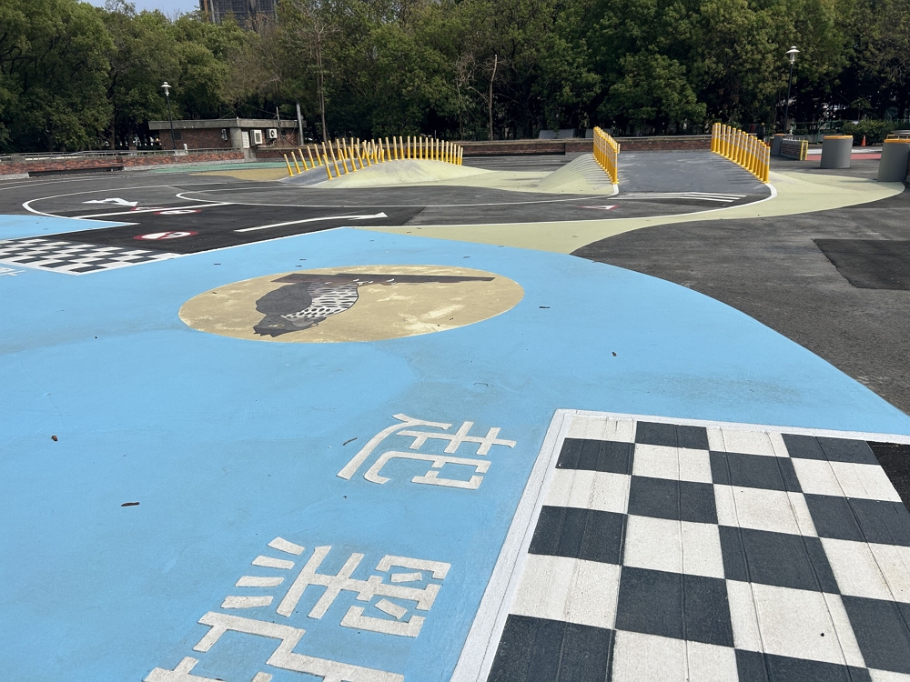 多功能廣場暨滑步車場現況(障礙丘挑戰跑道區)01