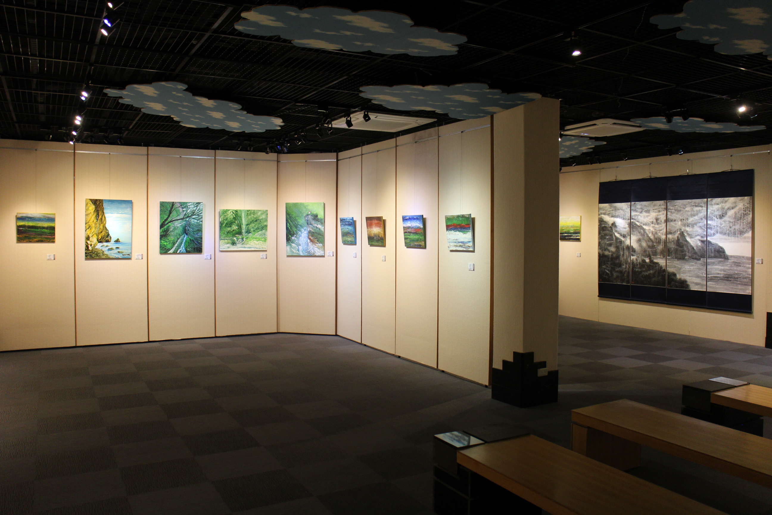 氤氳蒸騰—情訂太魯閣林吉峰畫展-展場照片,共三張圖片