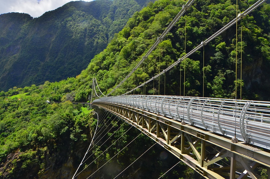 Lateral View of the Shanyue Suspension Bridge 