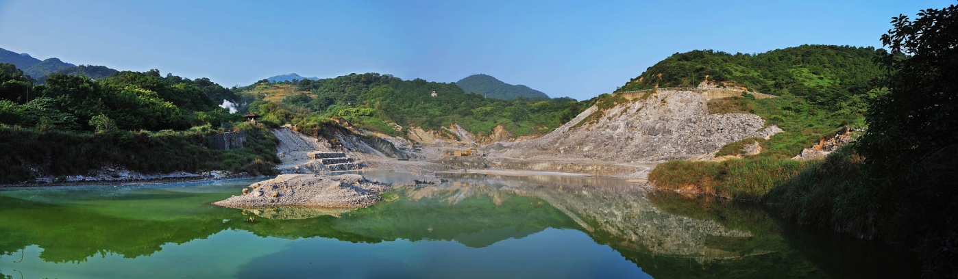 龍鳳谷硫磺谷火山地質景觀豐富