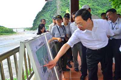 行政院江院長視察太魯閣口，垂詢小中橫計畫