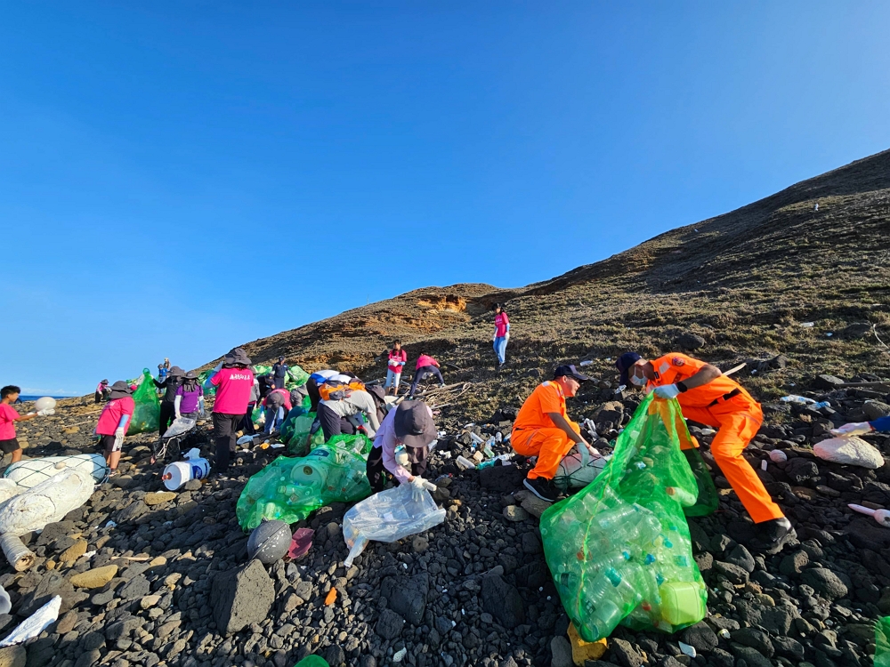 Beach Cleaning Activities