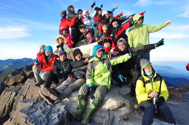走進山林、走近玉山，滿足登頂的成就感、分享登高望遠的喜悅