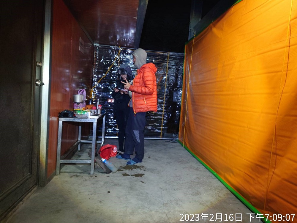 周邊已設置防風雨簾幕(玉管處提供)