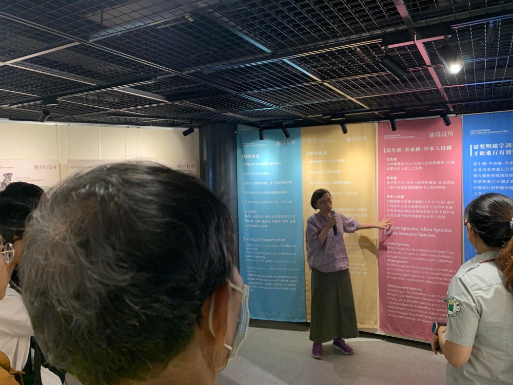 劉偉蘋策展人帶領「適得其所」巡迴展導覽